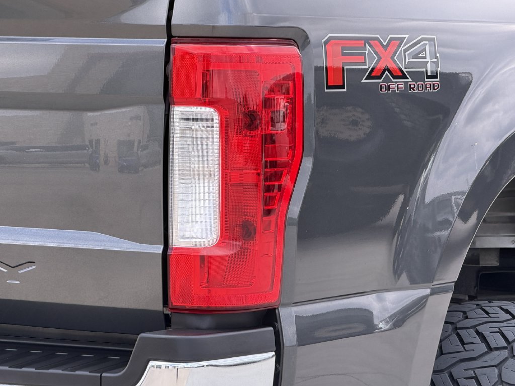 Used 2018 Ford F250 XL w/ STX Appearance Package AWD/4WD image 12
