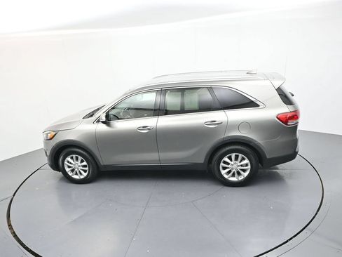 Used 2017 Kia Sorento FWD image 27