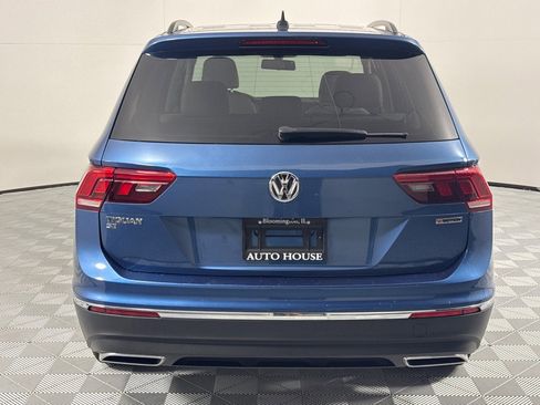 Used 2020 Volkswagen Tiguan SE w/ Panoramic Sunroof Package image 6