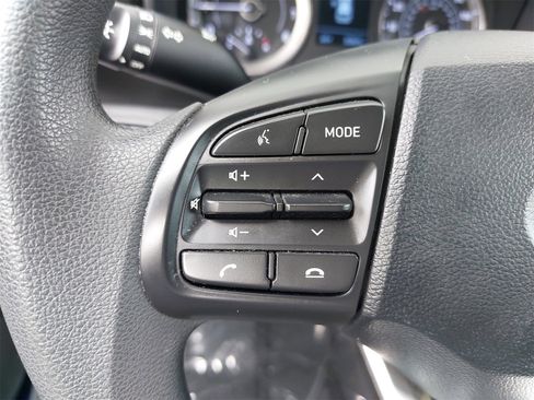 Used 2022 Hyundai Venue SE image 17