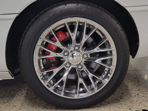 Used 1994 Chevrolet Corvette Coupe RWD image 8