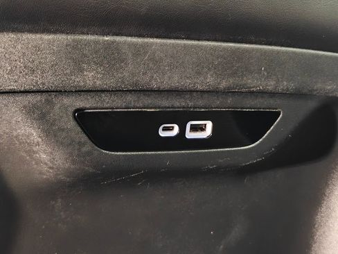 Used 2024 Chrysler Pacifica Touring-L image 29