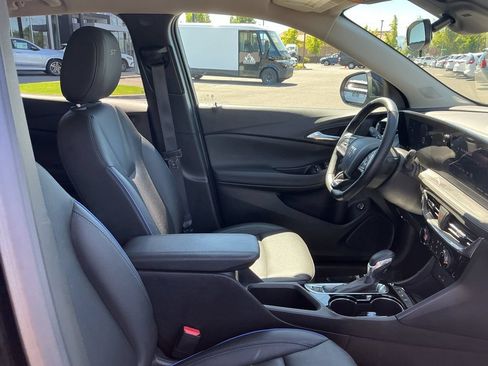 Used 2025 Buick Encore GX Sport Touring w/ Advanced Technology Package AWD/4WD image 18