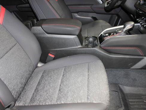 Used 2024 Chevrolet Colorado Z71 w/ Z71 Convenience Package 2 image 26