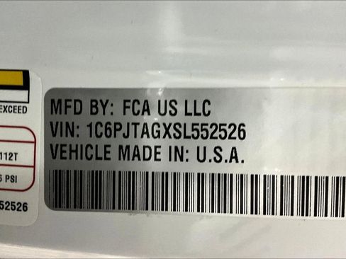 New 2025 Jeep Gladiator Sport image 9