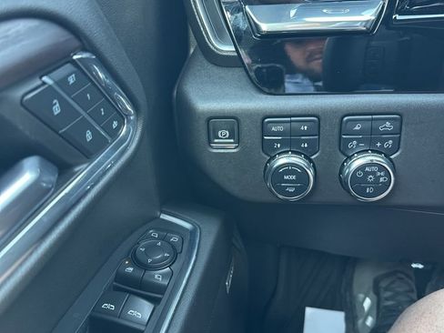 Used 2024 GMC Sierra 1500 SLT w/ SLT Premium Plus Package image 21