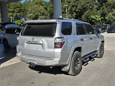 Used 2019 Toyota 4Runner SR5 Premium image 8