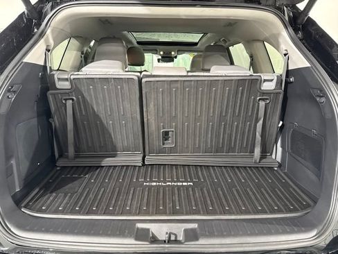Used 2025 Toyota Highlander Platinum AWD/4WD image 11