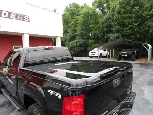 Used 2009 GMC Sierra 1500 SLE w/ Power Pack Plus AWD/4WD image 24