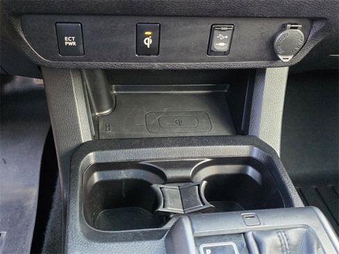 Used 2017 Toyota Tacoma TRD Off-Road image 17