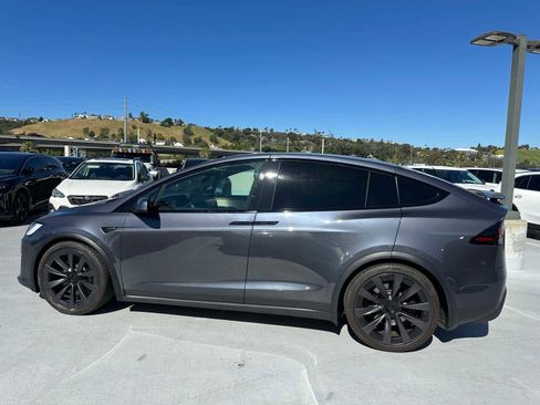 Used 2023 Tesla Model X image 2