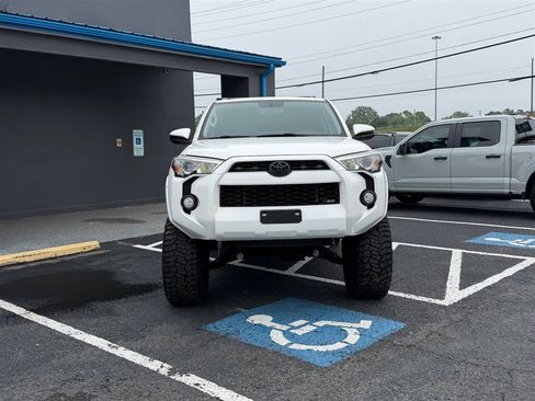Used 2019 Toyota 4Runner SR5 RWD image 3