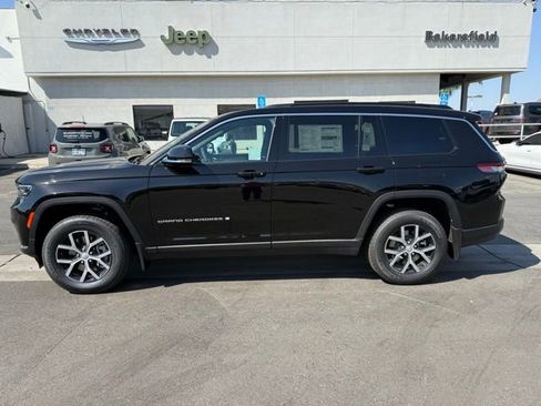 New 2025 Jeep Grand Cherokee L Limited w/ Trailer Tow Package image 3