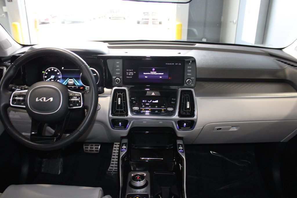 Used 2023 Kia Sorento SX Prestige AWD/4WD image 14