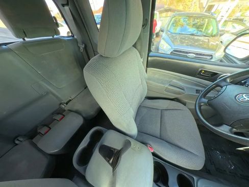 Used 2011 Toyota Tacoma 4x4 Access Cab image 28