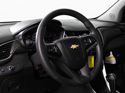 Used 2021 Chevrolet Trax LT image 5