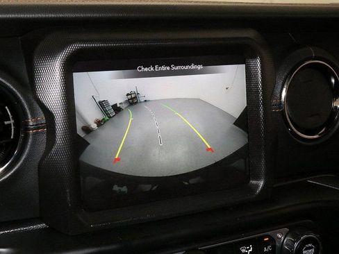 Used 2021 Jeep Wrangler Unlimited Sahara image 20