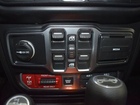 Used 2020 Jeep Wrangler Unlimited Rubicon w/ Steel Bumper Group image 25