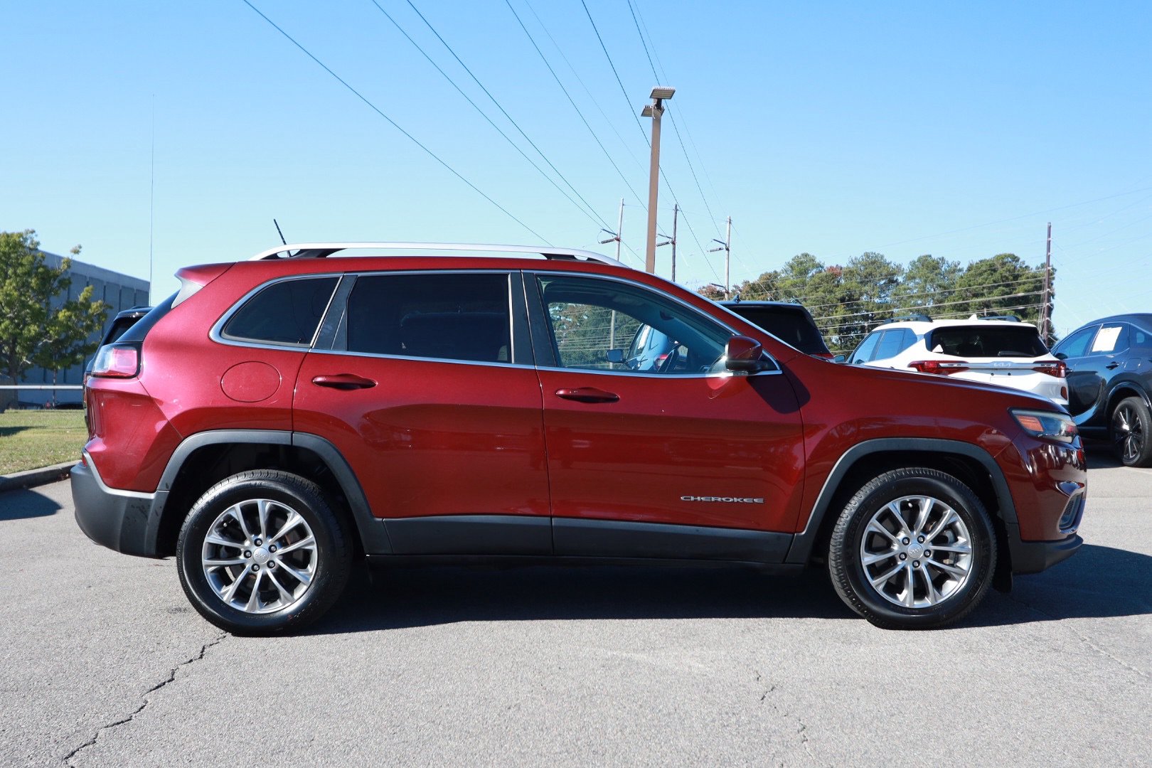 Used 2021 Jeep Cherokee Latitude Lux w/ Sun & Sound Group FWD image 6