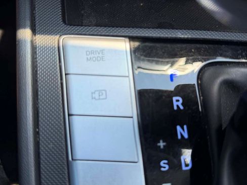 Used 2023 Hyundai Elantra SEL FWD image 15