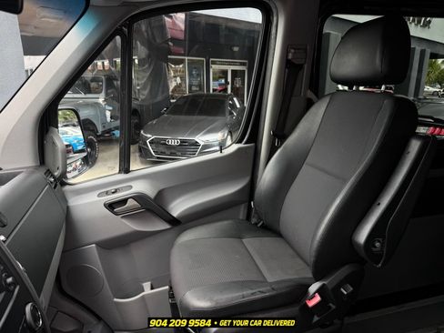 Used 2018 Mercedes-Benz Sprinter 2500 image 25
