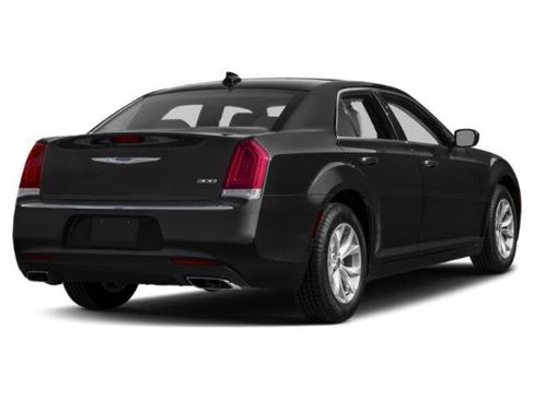 Used 2015 Chrysler 300 Limited RWD image 5