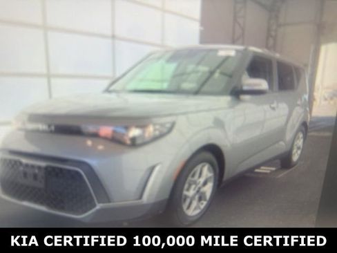 Certified 2025 Kia Soul LX image 1