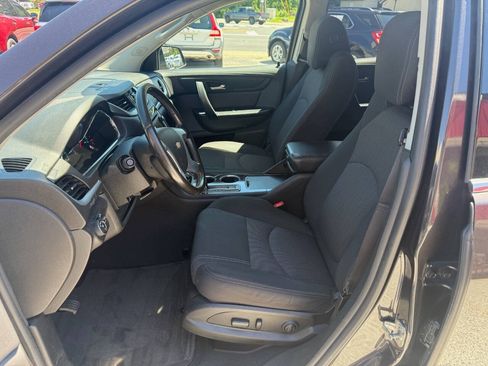 Used 2017 Chevrolet Traverse LT AWD/4WD image 4