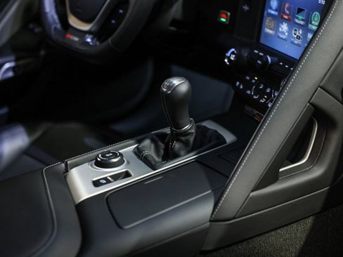 Used 2017 Chevrolet Corvette Z06 RWD image 25