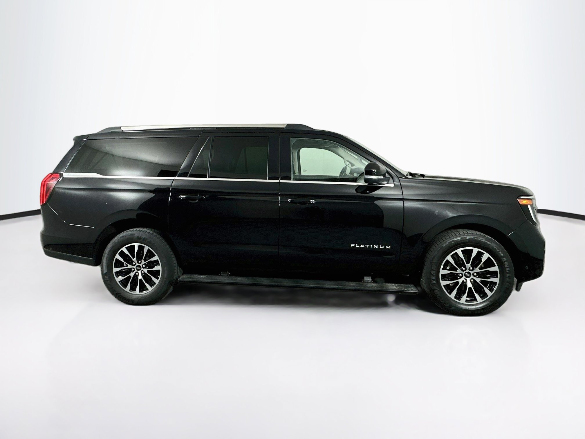 Used 2025 Ford Expedition Max Platinum AWD/4WD image 10