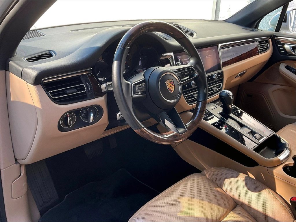 Certified 2022 Porsche Macan AWD/4WD image 4