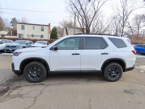 New 2026 Honda Pilot TrailSport image 3