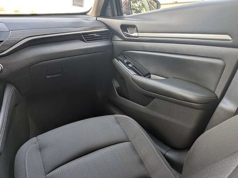 Used 2023 Nissan Altima 2.5 SV FWD image 16