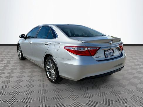 Used 2017 Toyota Camry SE image 5