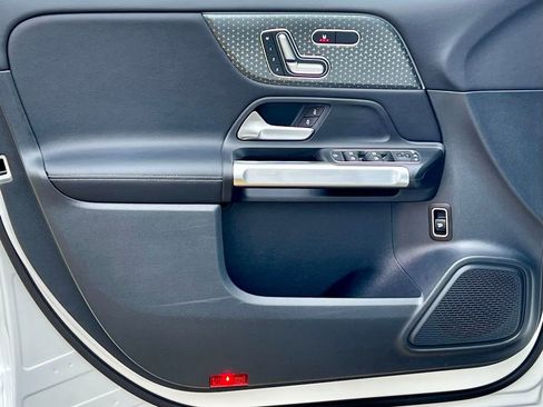 Certified 2025 Mercedes-Benz GLB 250 4MATIC image 18