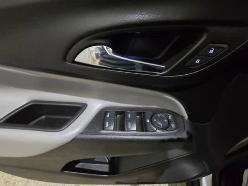 Used 2020 Chevrolet Equinox LT AWD/4WD image 18