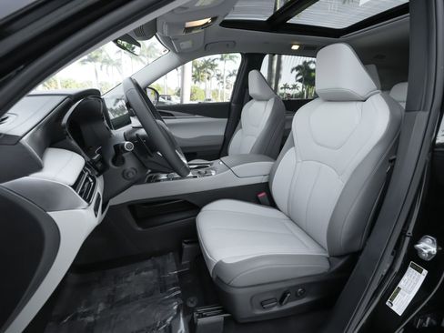 Used 2026 INFINITI QX60 Luxe w/ Cargo Package image 6