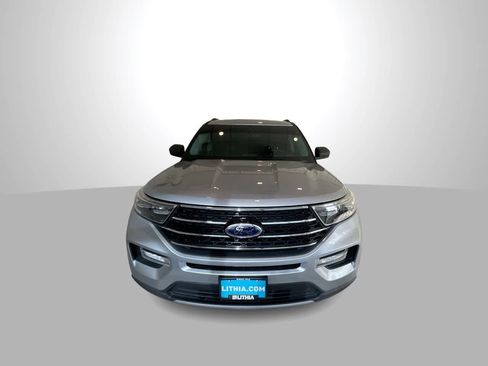 Used 2020 Ford Explorer XLT w/ Equipment Group 202A AWD/4WD image 3