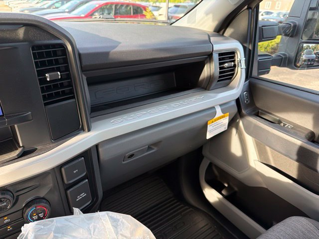 New 2026 Ford F550 4x4 Regular Cab Super Duty image 17