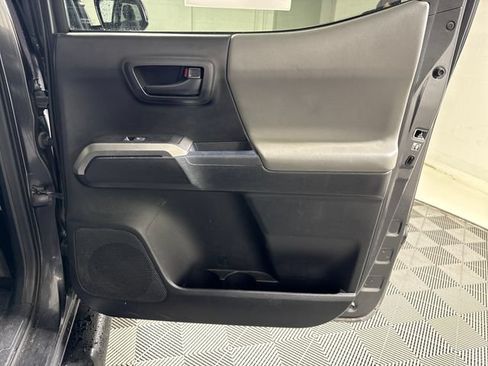 Used 2017 Toyota Tacoma SR5 w/ Exterior Package AWD/4WD image 16