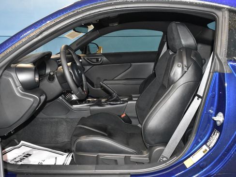 Used 2025 Toyota GR86 Premium image 6