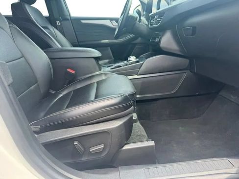 Used 2024 Ford Escape Platinum AWD/4WD image 13