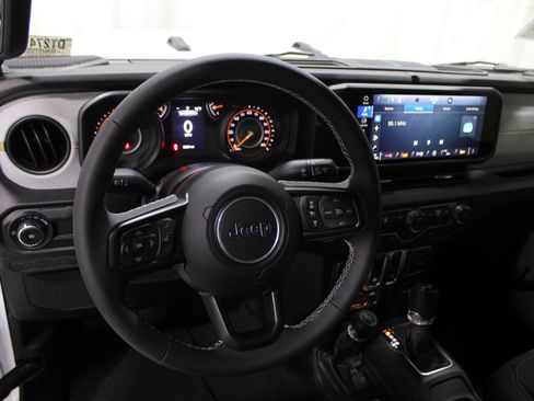 Used 2025 Jeep Wrangler Sport image 2