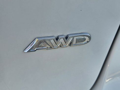 Used 2023 Chrysler Pacifica Touring-L image 35