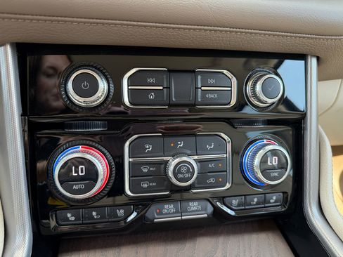Used 2023 GMC Yukon Denali image 44
