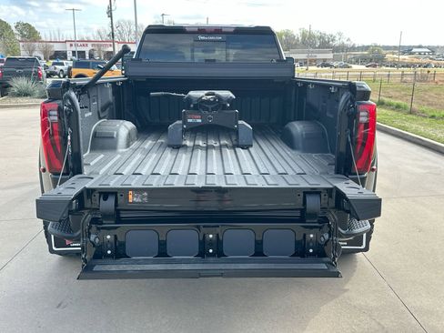 Used 2025 GMC Sierra 3500 Denali w/ Denali Reserve Package image 25