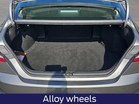 Used 2025 Toyota Camry SE image 14