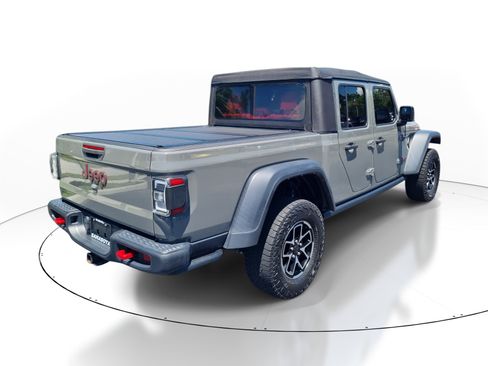 Used 2022 Jeep Gladiator Rubicon w/ Cold Weather Group AWD/4WD image 6