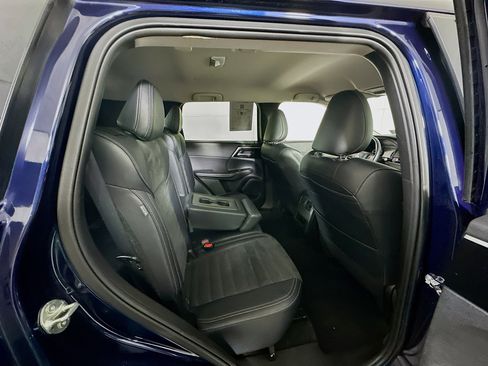 Used 2024 Mitsubishi Outlander SE image 31