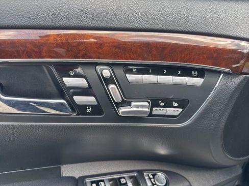 Used 2013 Mercedes-Benz S 550 4MATIC image 16